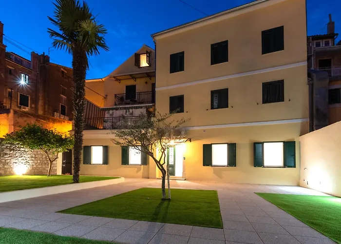 Teuta Garden Luxury Lägenhet Split