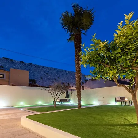 Apartman Teuta Garden Luxury Split